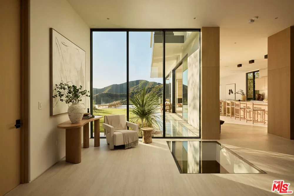 1149 Linda Flora Drive Los Angeles, CA 90049