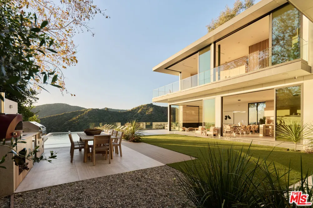 1149 Linda Flora Drive Los Angeles, CA 90049