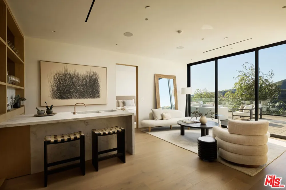 1149 Linda Flora Drive Los Angeles, CA 90049