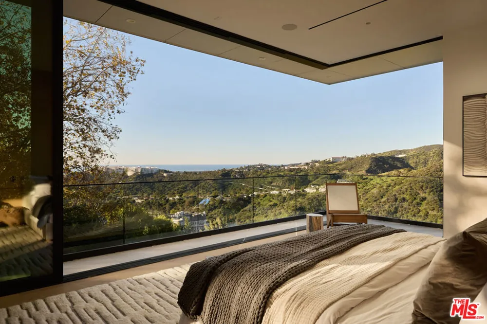 1149 Linda Flora Drive Los Angeles, CA 90049