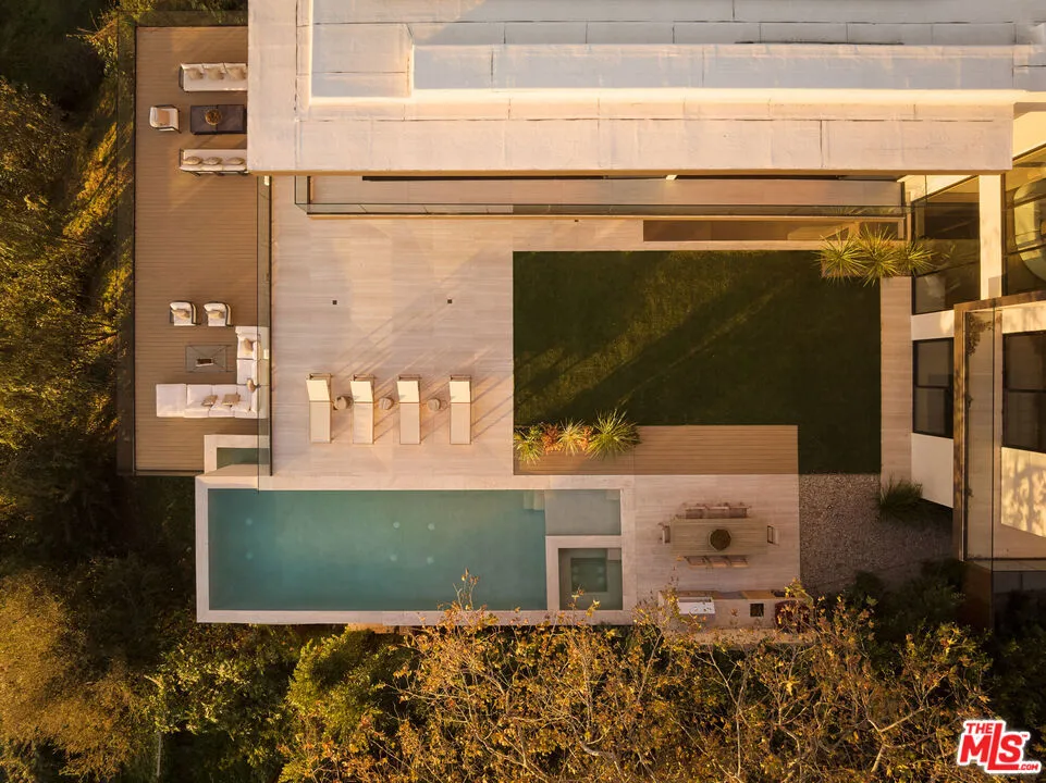 1149 Linda Flora Drive Los Angeles, CA 90049