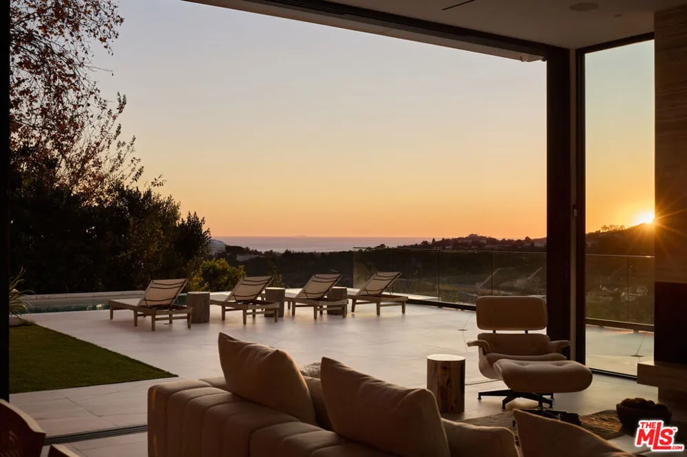 1149 Linda Flora Drive Los Angeles, CA 90049