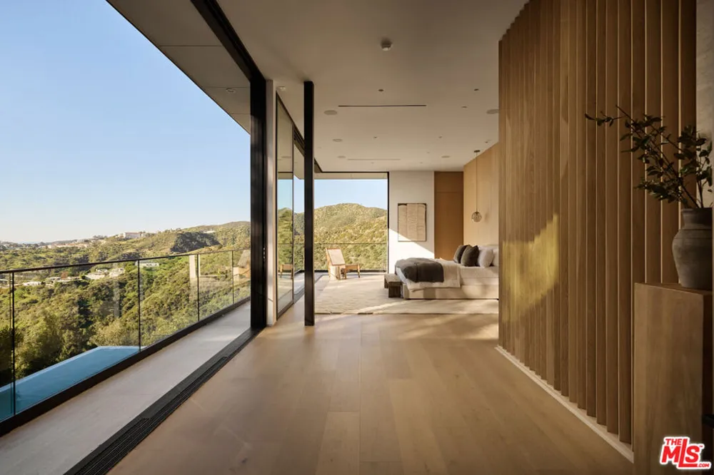 1149 Linda Flora Drive Los Angeles, CA 90049