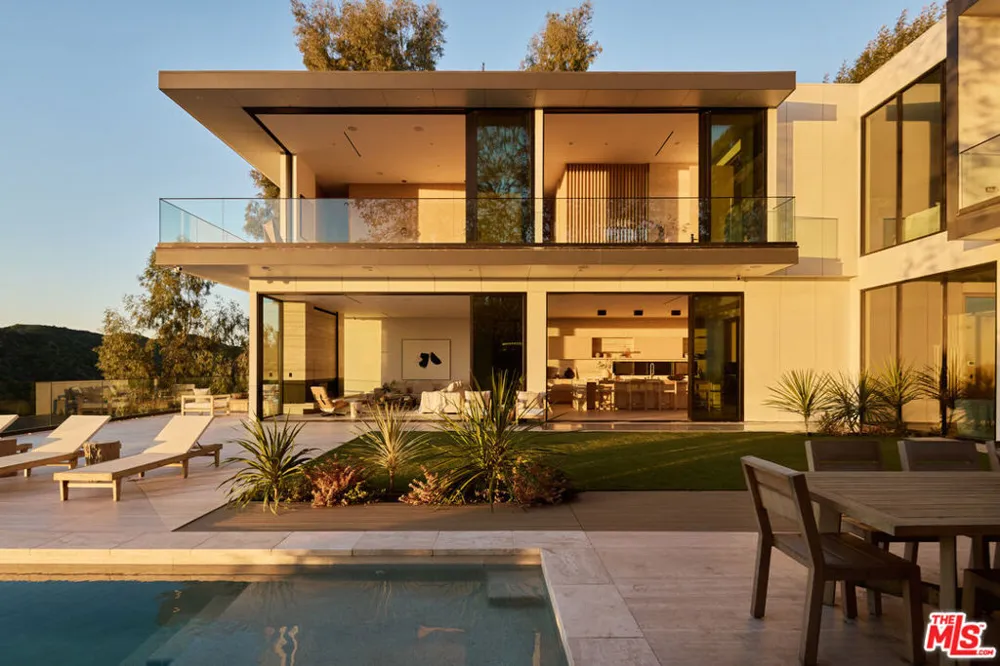 1149 Linda Flora Drive Los Angeles, CA 90049
