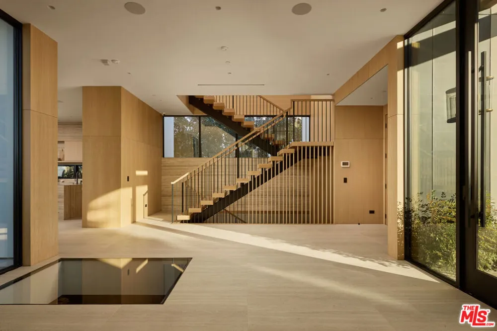 1149 Linda Flora Drive Los Angeles, CA 90049