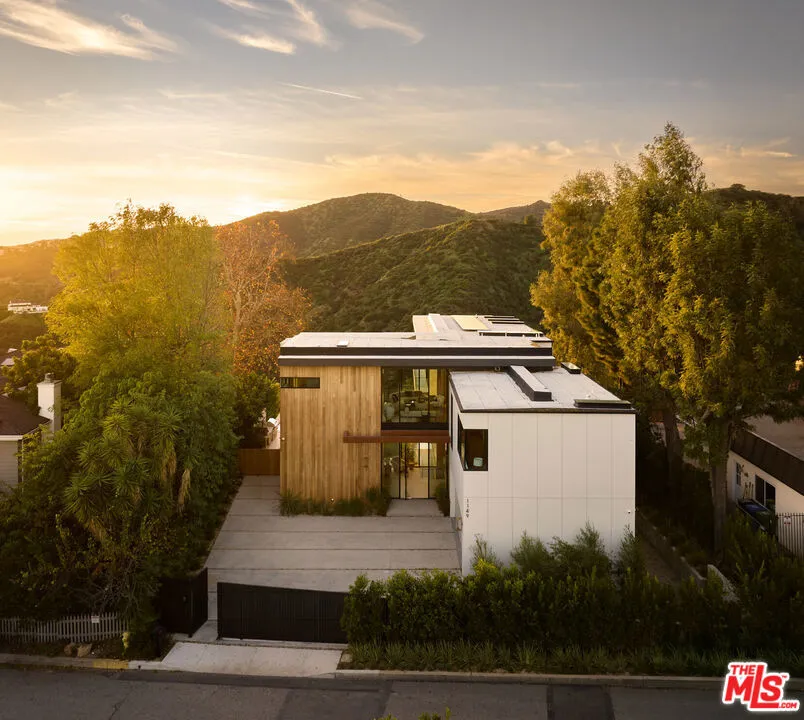 1149 Linda Flora Drive Los Angeles, CA 90049