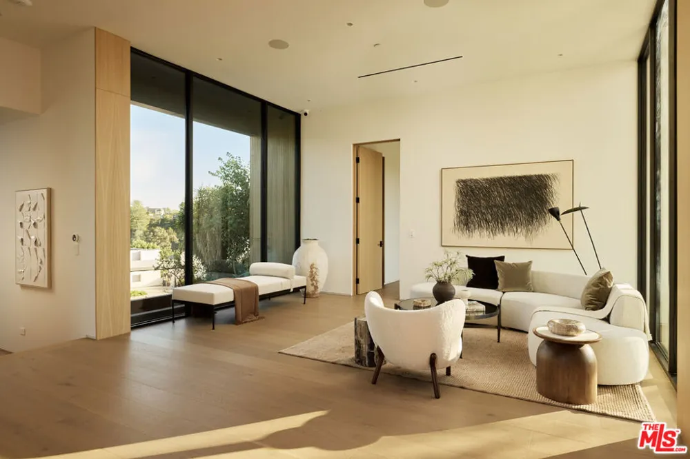 1149 Linda Flora Drive Los Angeles, CA 90049