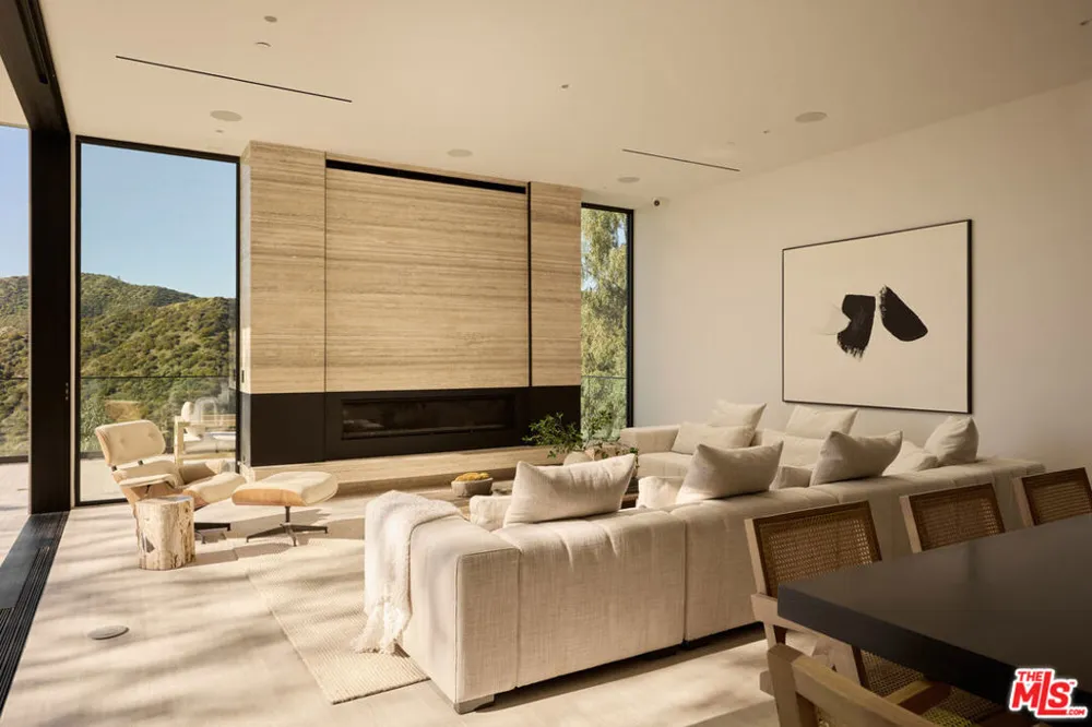 1149 Linda Flora Drive Los Angeles, CA 90049