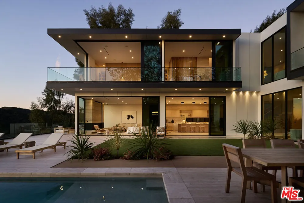 1149 Linda Flora Drive Los Angeles, CA 90049