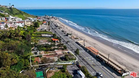 21443 Pacific Coast Highway