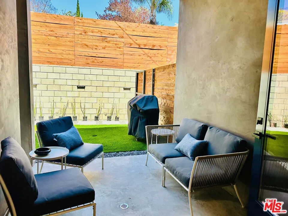 948 E 67th Street #B Inglewood, CA 90302