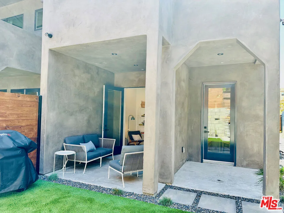 948 E 67th Street #B Inglewood, CA 90302