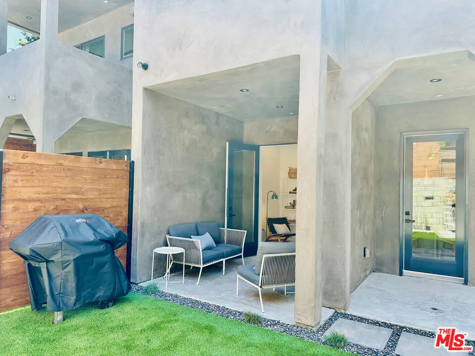 948 E 67th Street #B Inglewood, CA 90302