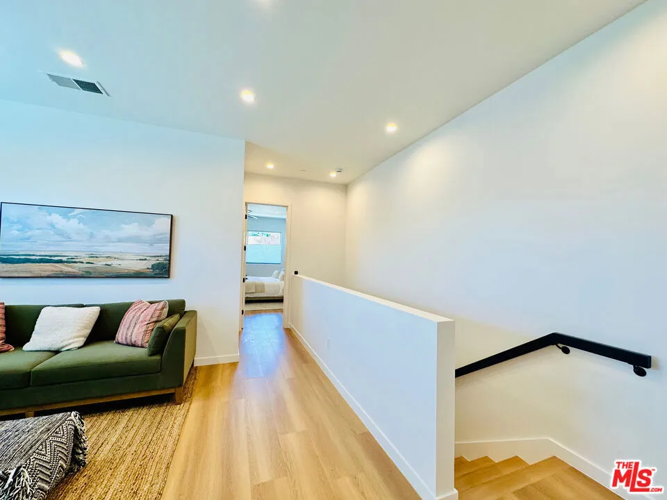 948 E 67th Street #B Inglewood, CA 90302