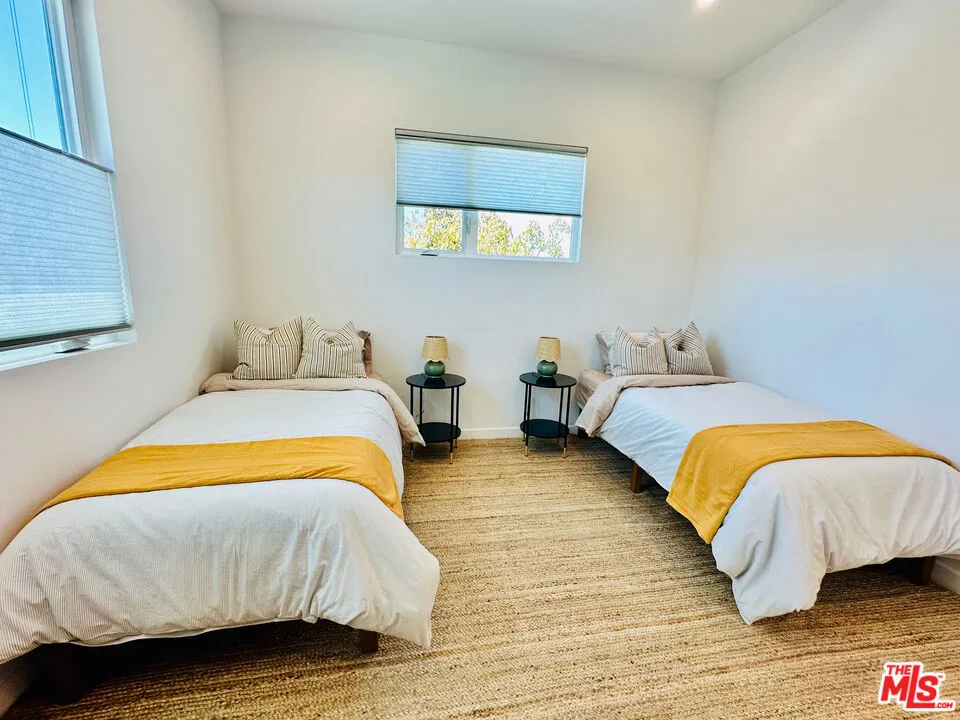 948 E 67th Street #B Inglewood, CA 90302