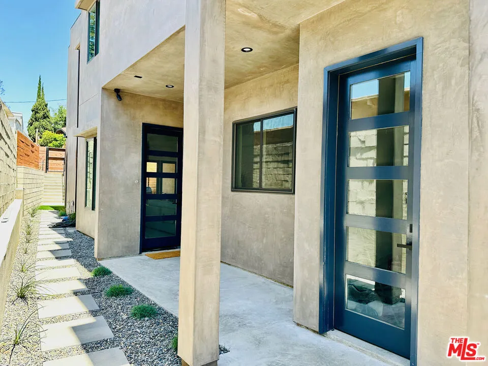948 E 67th Street #B Inglewood, CA 90302