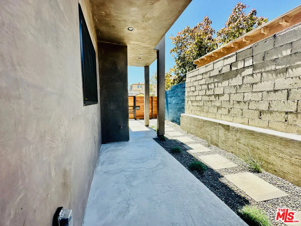 948 E 67th Street #B Inglewood, CA 90302