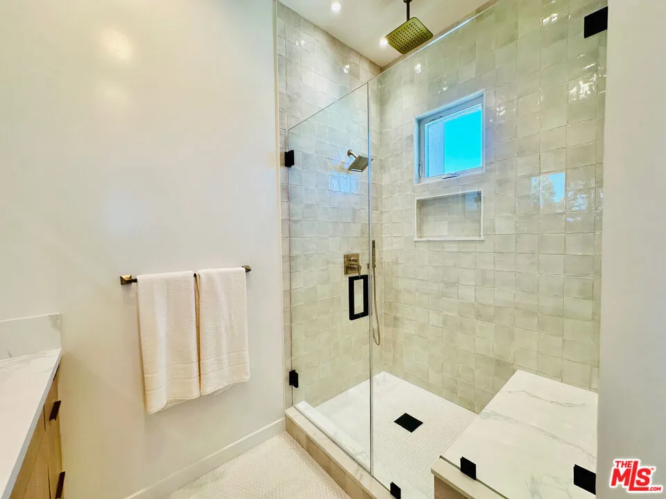 948 E 67th Street #B Inglewood, CA 90302