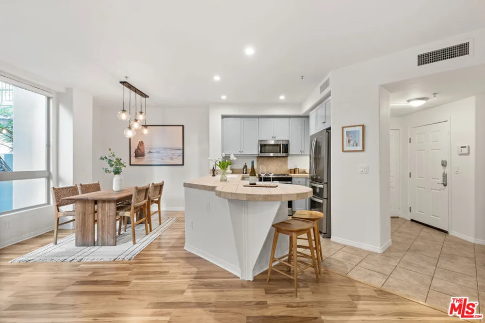13044 Pacific #108 Playa Vista, CA 90094