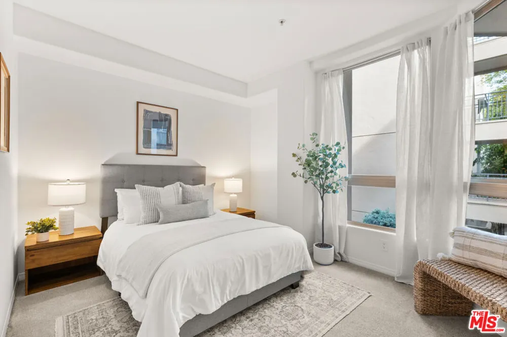 13044 Pacific #108 Playa Vista, CA 90094