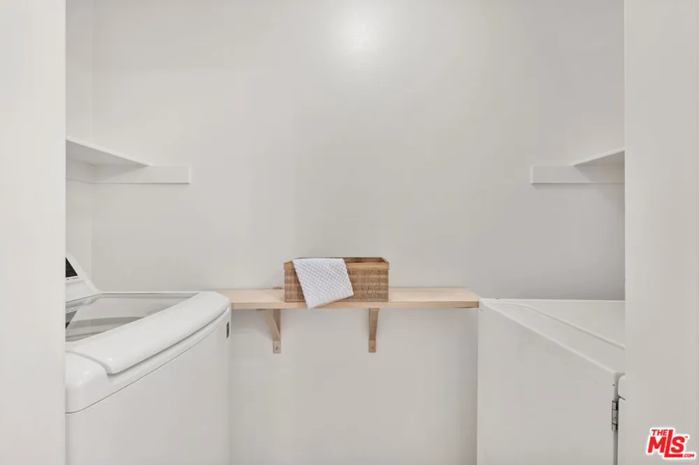 13044 Pacific #108 Playa Vista, CA 90094