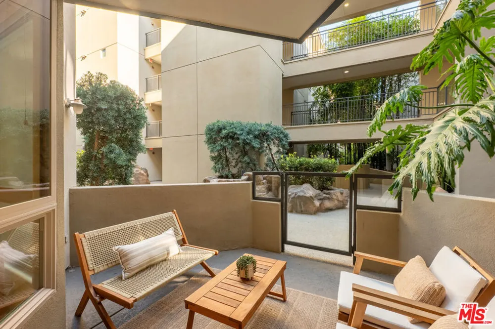 13044 Pacific #108 Playa Vista, CA 90094