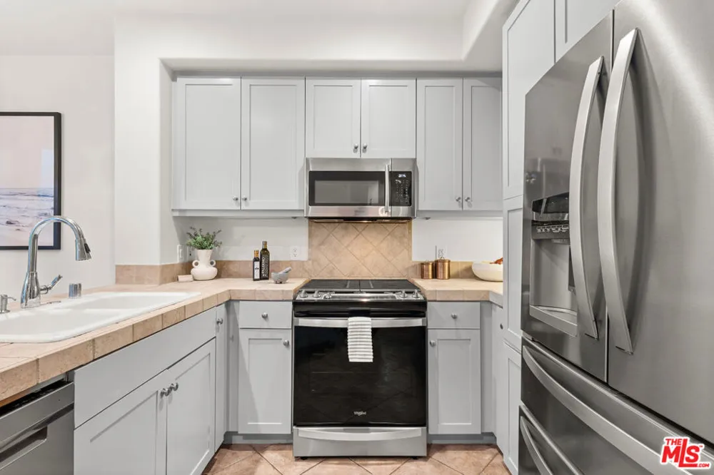 13044 Pacific #108 Playa Vista, CA 90094