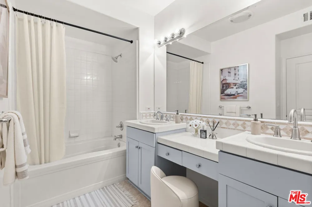 13044 Pacific #108 Playa Vista, CA 90094