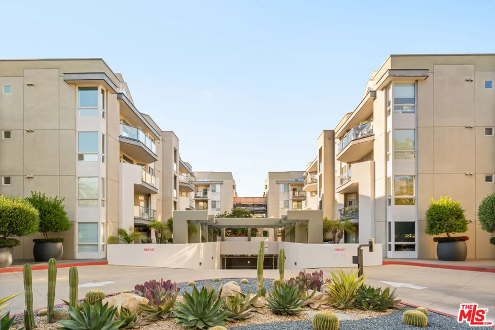 13044 Pacific #108 Playa Vista, CA 90094