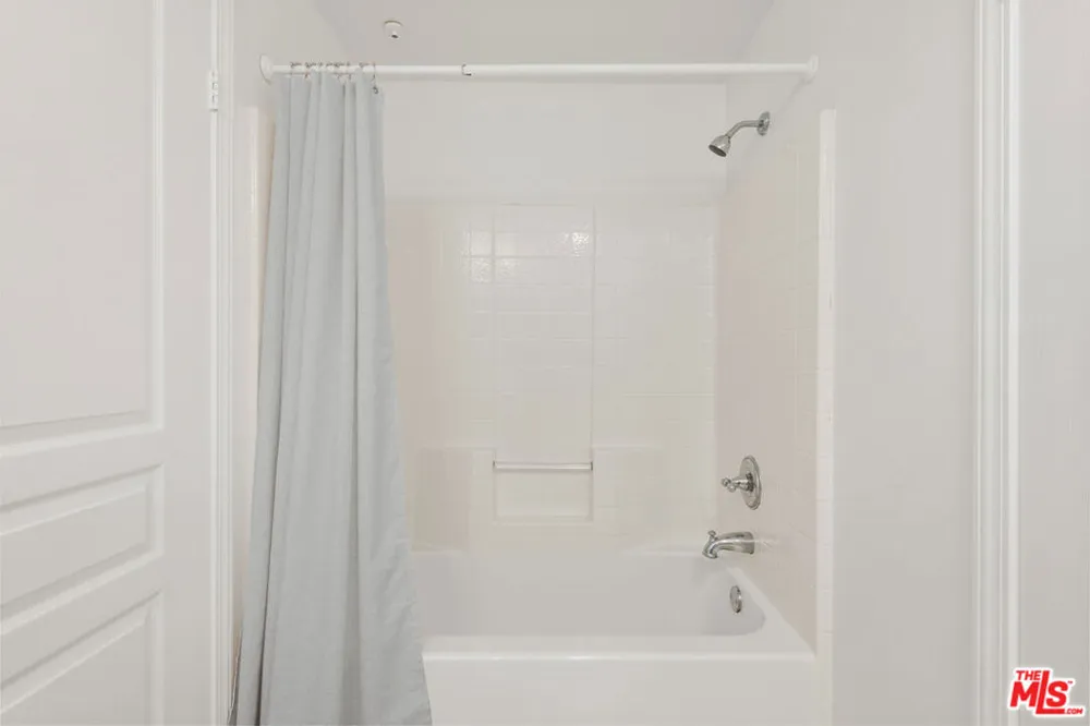 13044 Pacific #108 Playa Vista, CA 90094