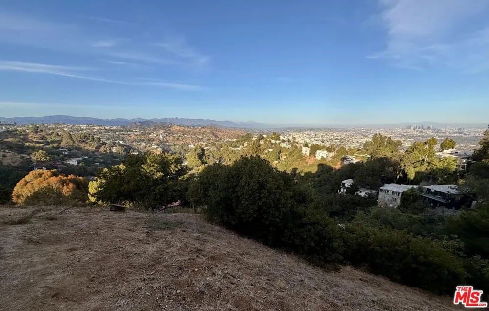 8551 W Cole Crest Drive Los Angeles, CA 90046