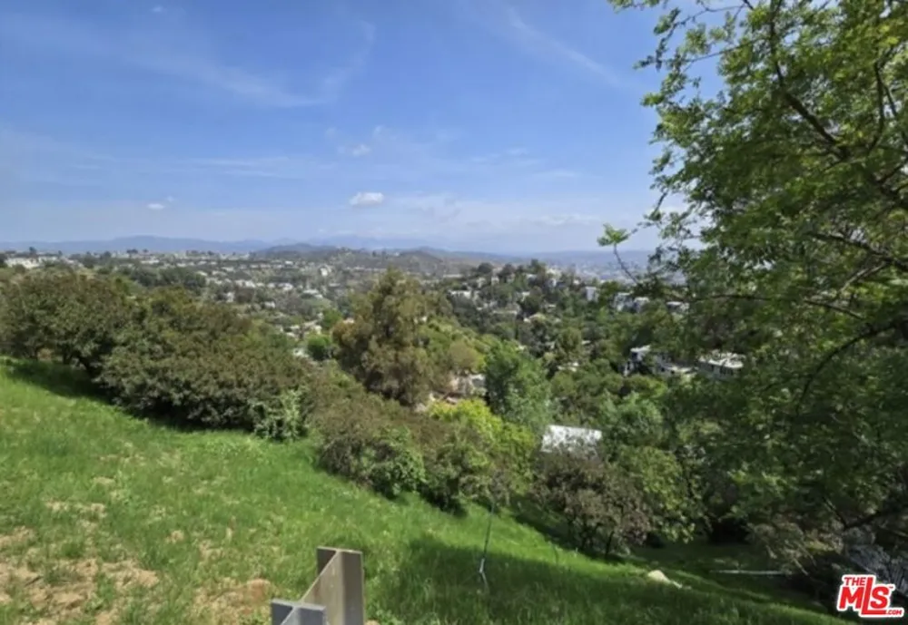 8551 W Cole Crest Drive Los Angeles, CA 90046