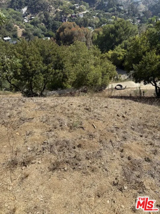 8551 W Cole Crest Drive Los Angeles, CA 90046