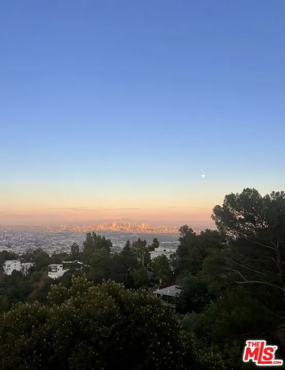 8551 W Cole Crest Drive Los Angeles, CA 90046