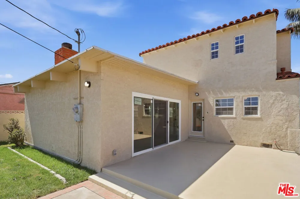 8230 Park Circle Inglewood, CA 90305