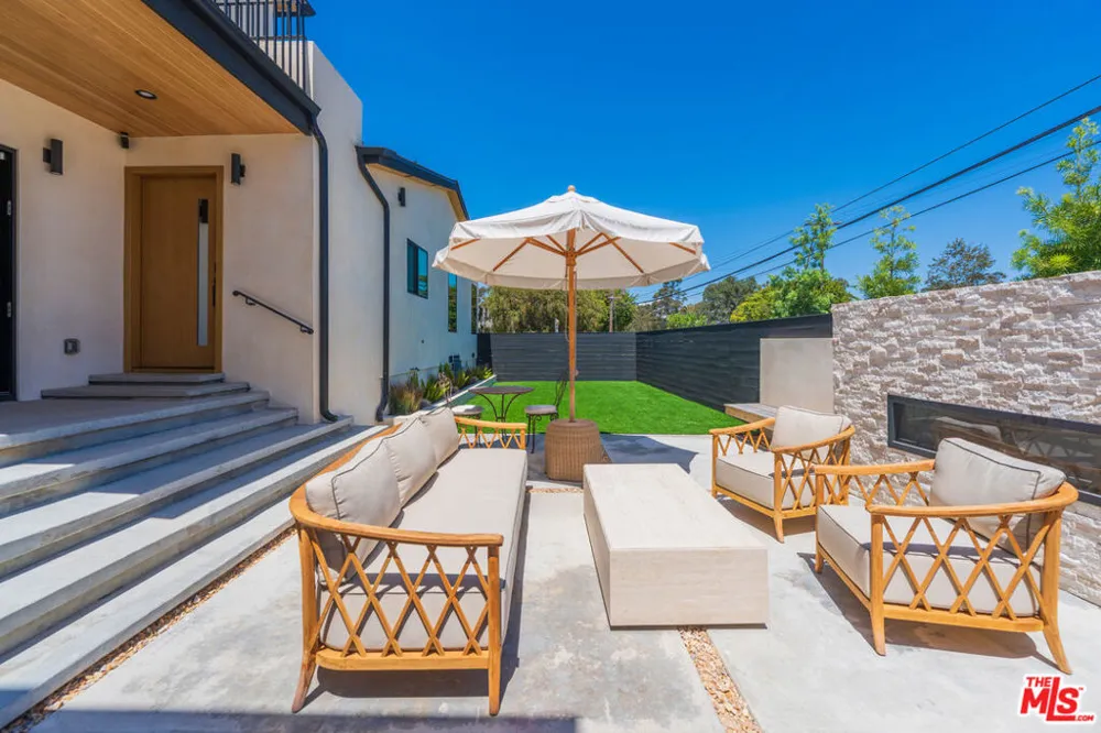 6000 W 75th Street Los Angeles, CA 90045
