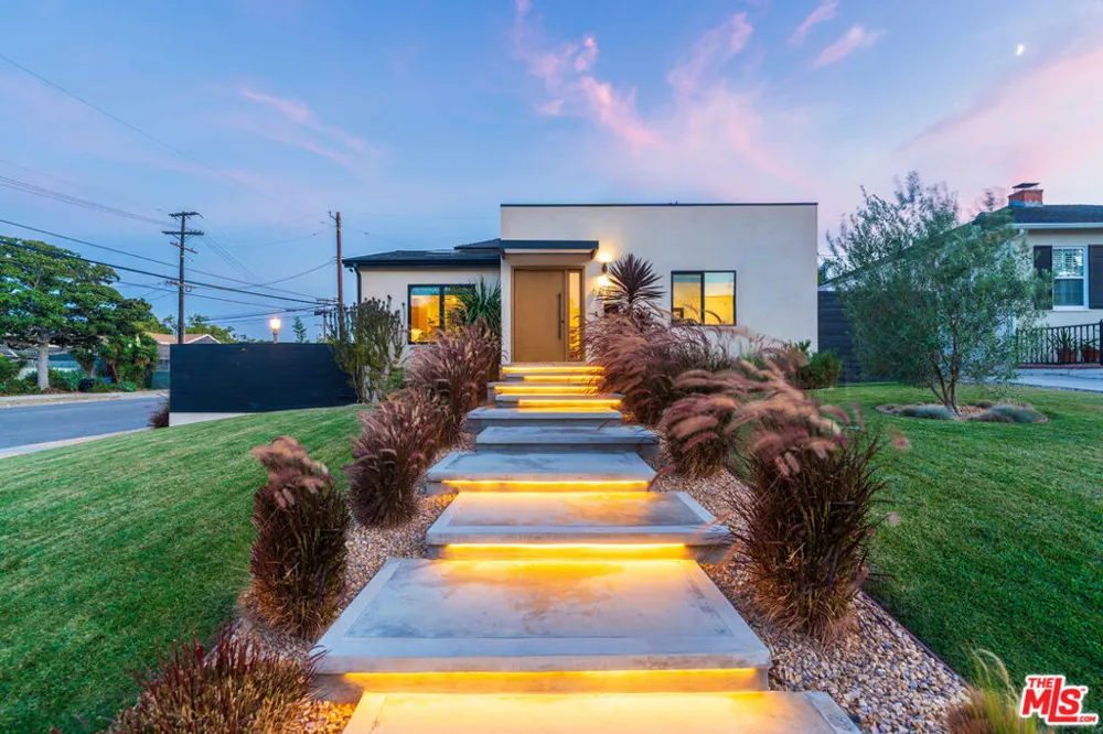 6000 W 75th Street Los Angeles, CA 90045