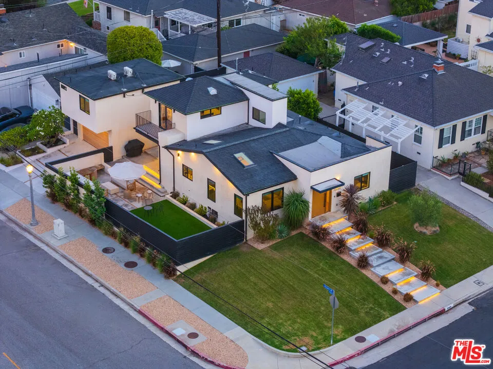 6000 W 75th Street Los Angeles, CA 90045