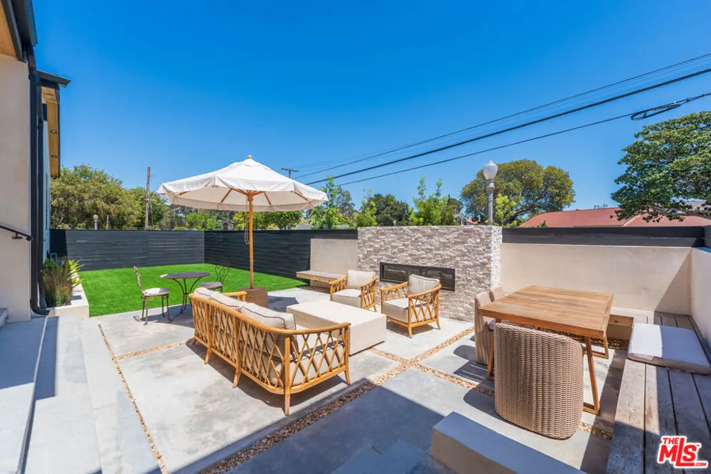 6000 W 75th Street Los Angeles, CA 90045