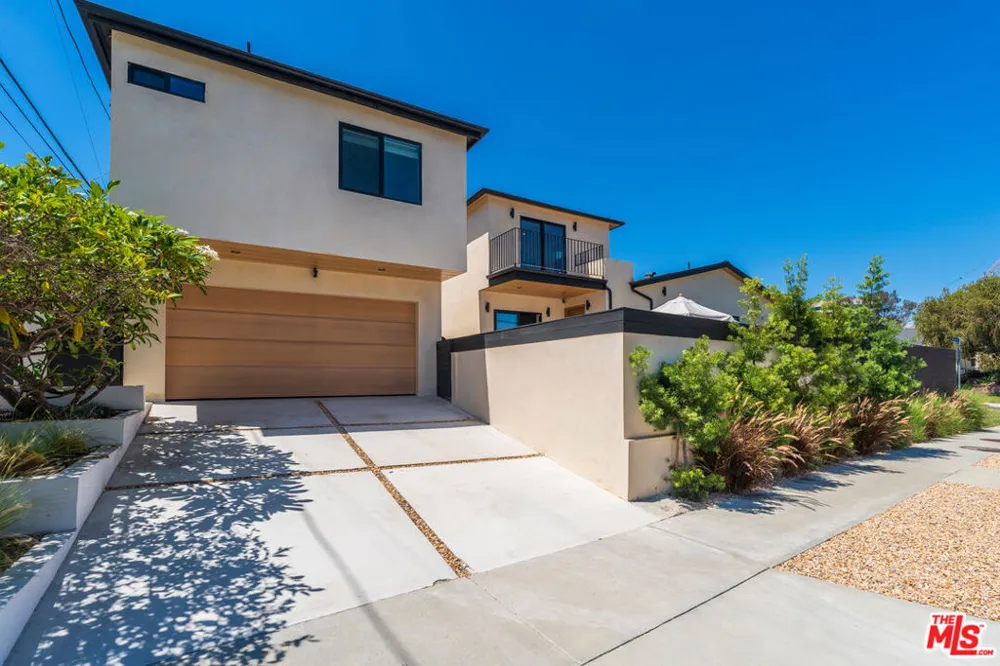 6000 W 75th Street Los Angeles, CA 90045