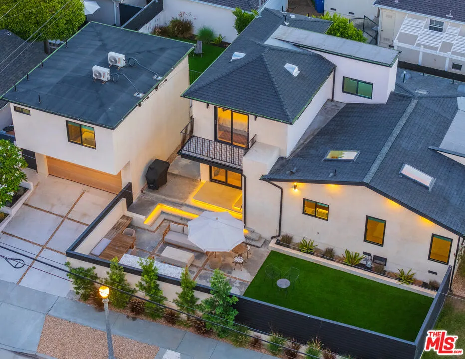6000 W 75th Street Los Angeles, CA 90045