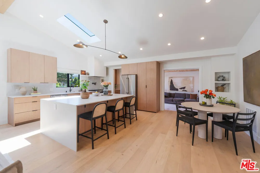 6000 W 75th Street Los Angeles, CA 90045