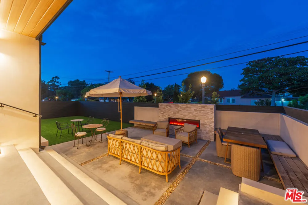 6000 W 75th Street Los Angeles, CA 90045