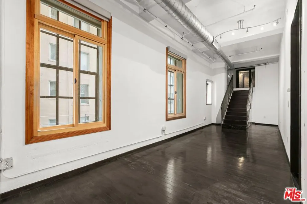 1645 Vine Street #301 Los Angeles, CA 90028