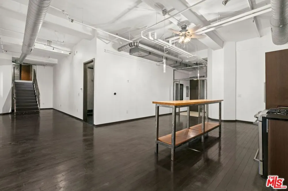 1645 Vine Street #301 Los Angeles, CA 90028