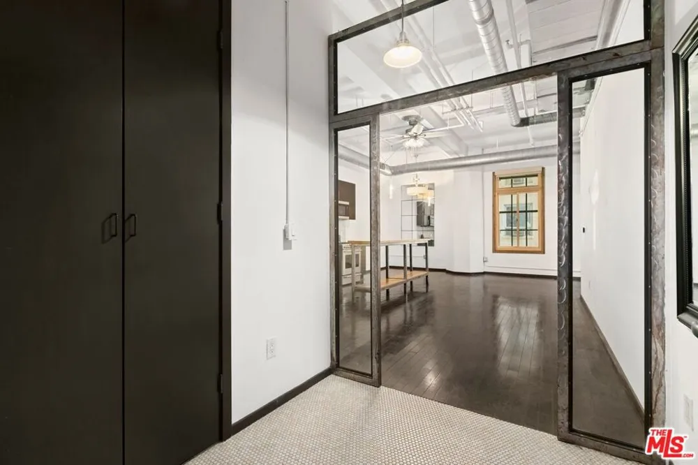 1645 Vine Street #301 Los Angeles, CA 90028