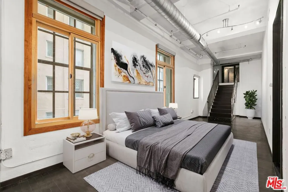 1645 Vine Street #301 Los Angeles, CA 90028