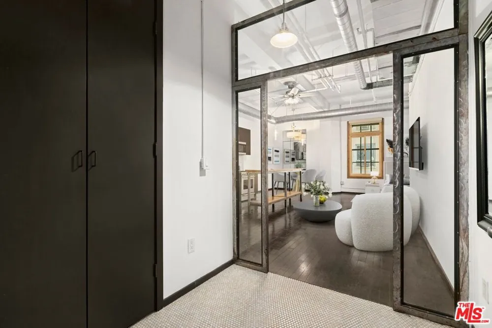 1645 Vine Street #301 Los Angeles, CA 90028