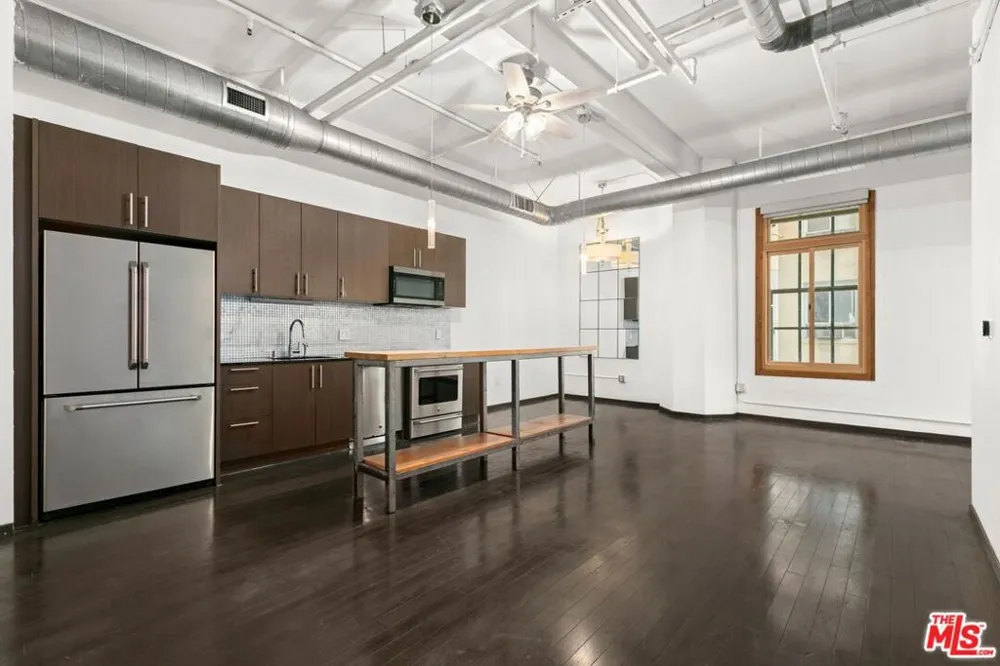 1645 Vine Street #301 Los Angeles, CA 90028