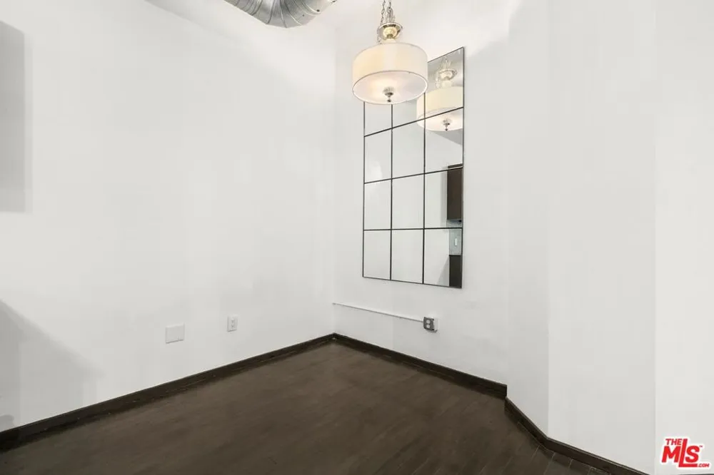 1645 Vine Street #301 Los Angeles, CA 90028